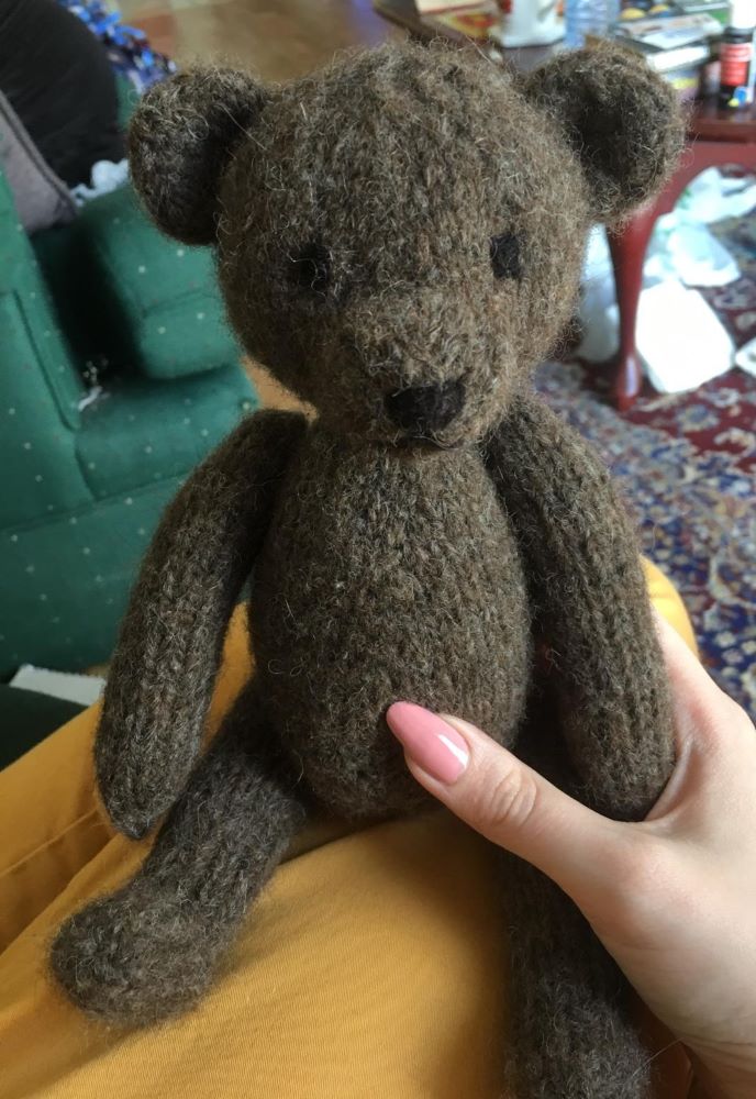 Brown knit bear